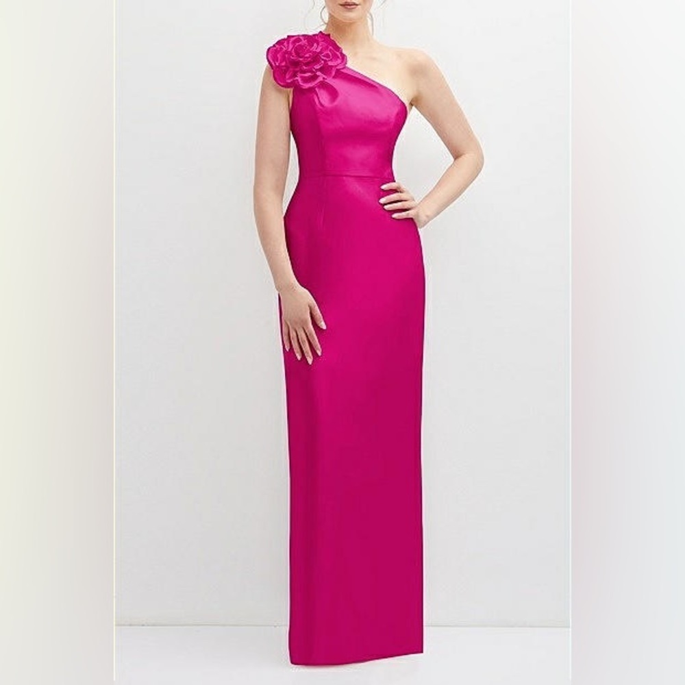 Alfred Sung | OVERSIZED FLOWER ONE-SHOULDER SATIN COLUMN DRESS